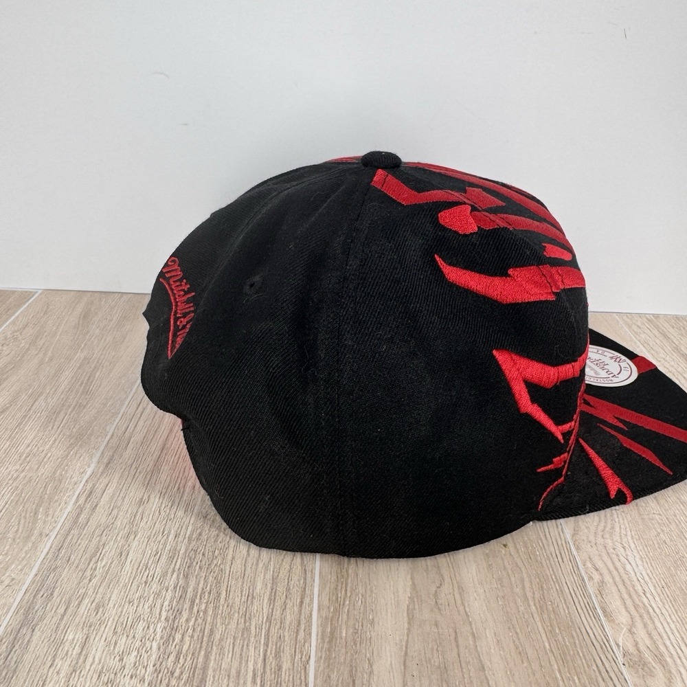 Mitchell & Ness Miami Heat Snapback Hat NBA Hardwood Classics Black Red Cap - Picture 4 of 9